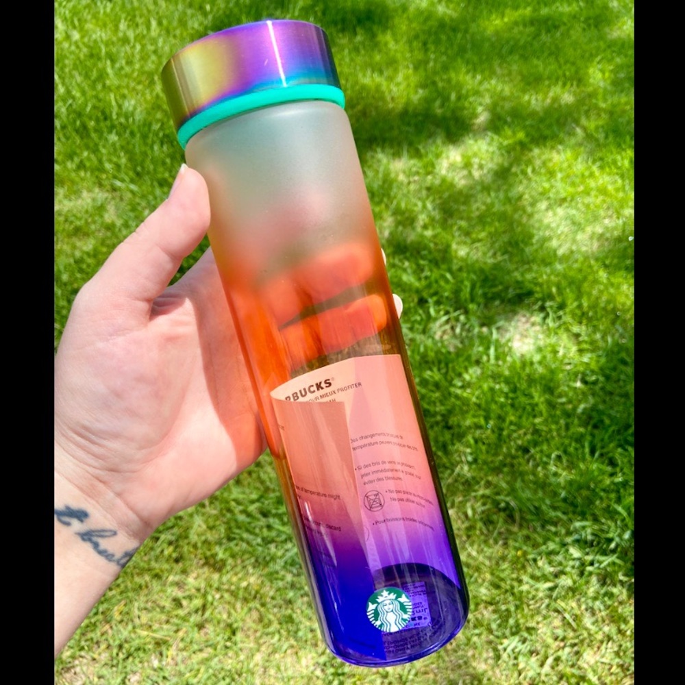 Starbucks | Pride 2020 Ombré Glass Bottle - Picture 3 of 5